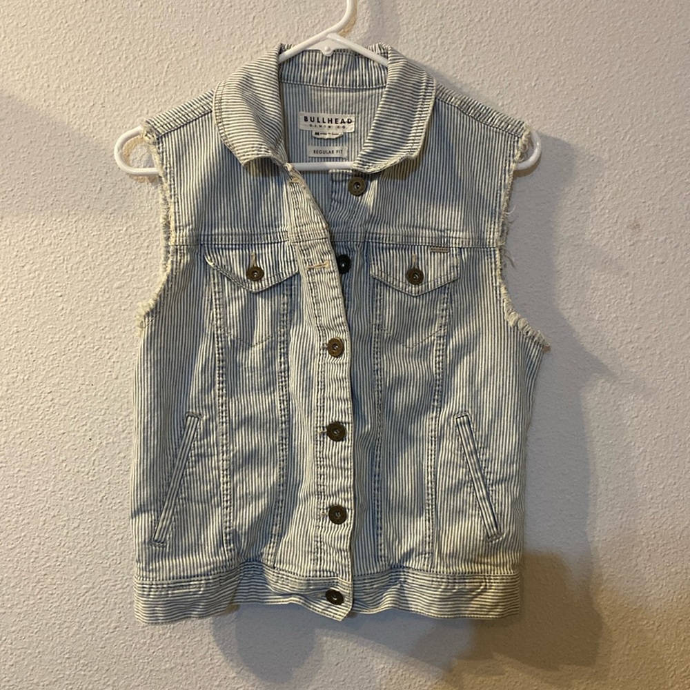 Bullhead striped denim vest size medium